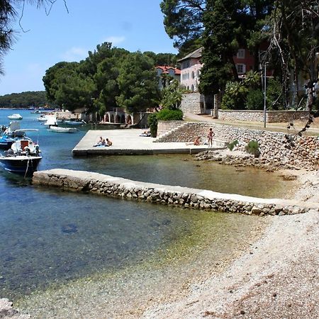 Apartments With A Parking Space Mali Losinj Exterior photo
