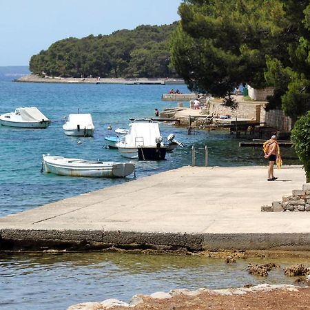 Apartments With A Parking Space Mali Losinj Exterior photo