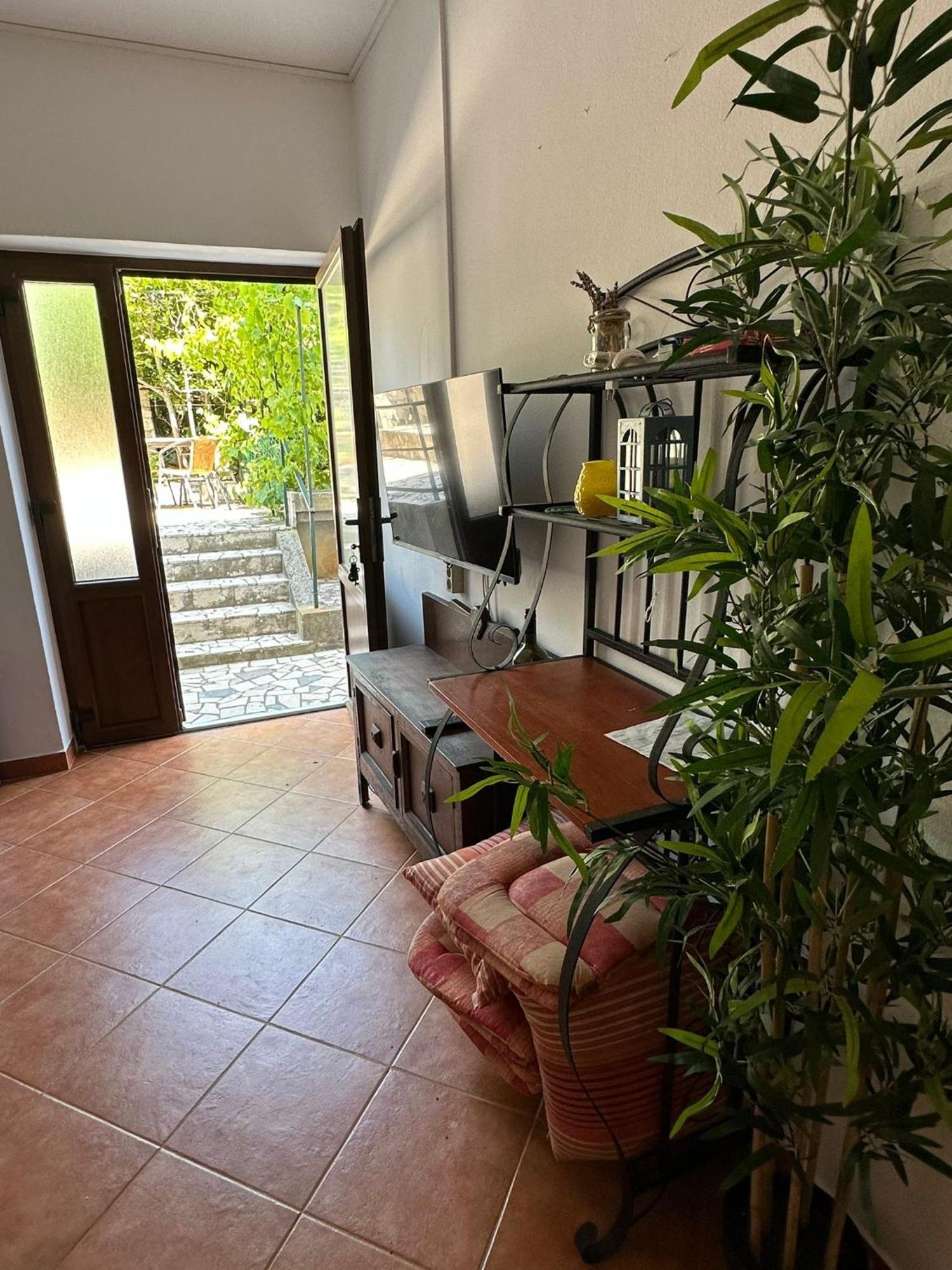 Apartments With A Parking Space Mali Losinj Room photo
